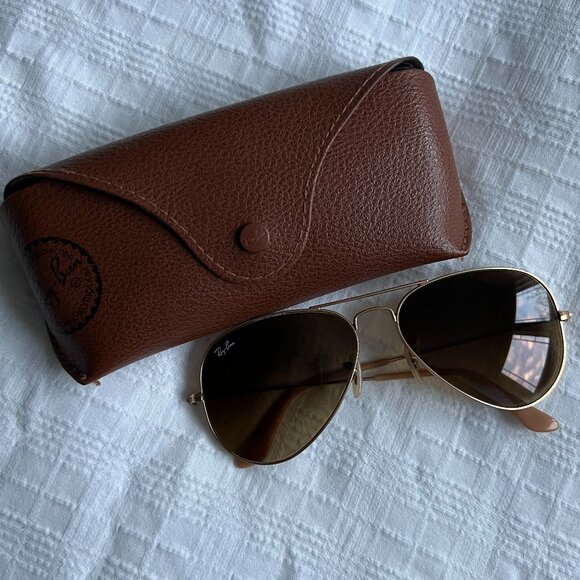 Ray-Ban Aviator Classic Sunglasses - Picture 1 of 4